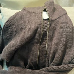 Abercrombie & Fitch zip up sweater
